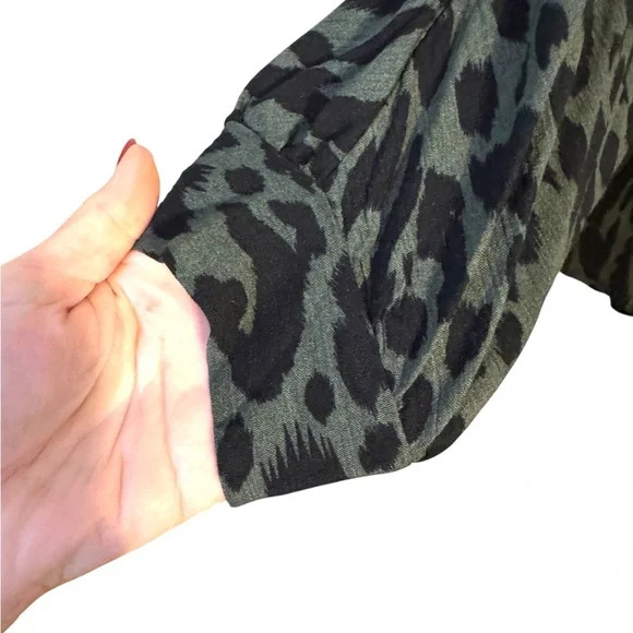 NWT UMGEE BLACK/GREEN ANIMAL PRINT TOP XLARGE #3 - Picture 4 of 9